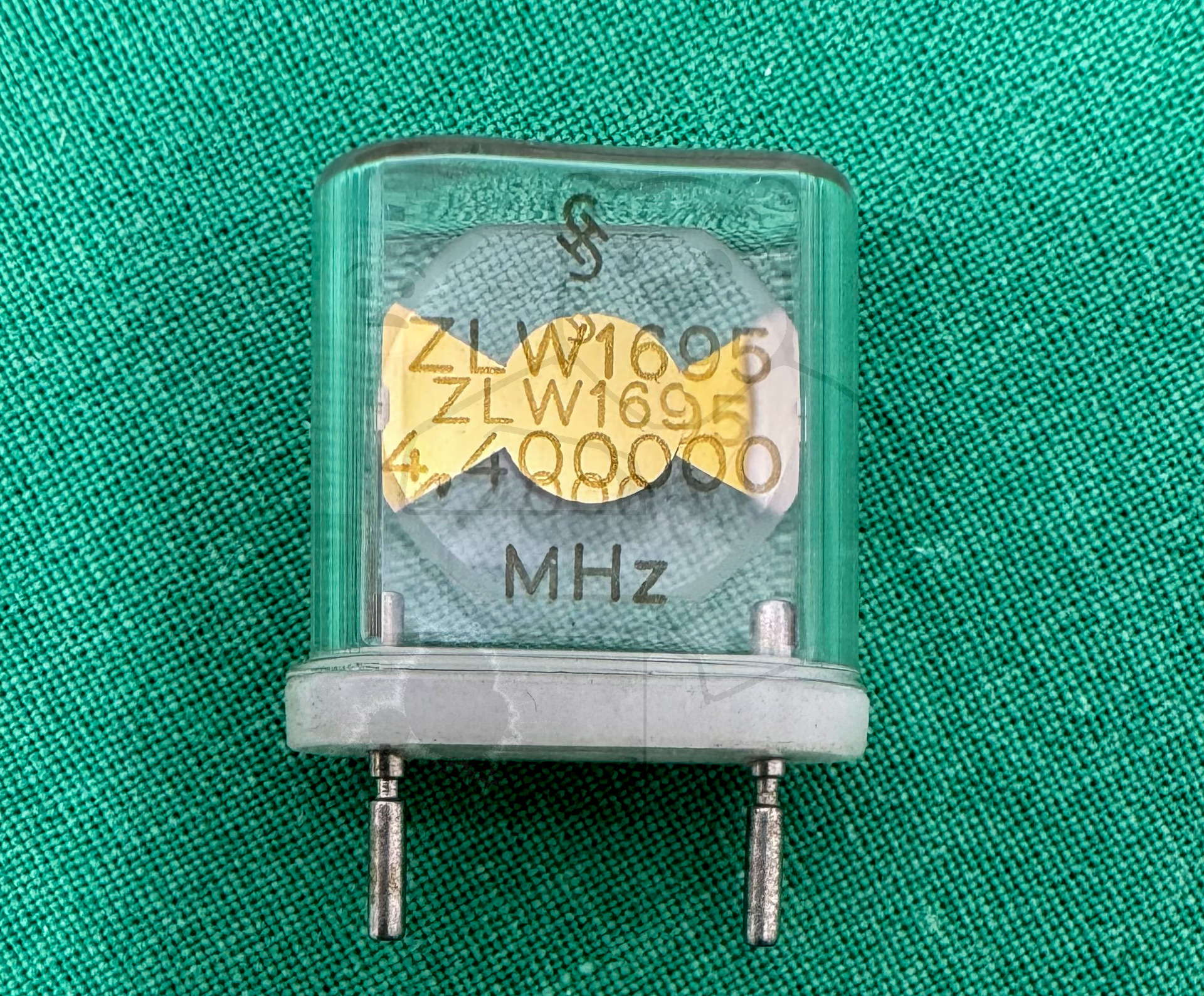 Quarz #6613 4,4 MHz Bild 1